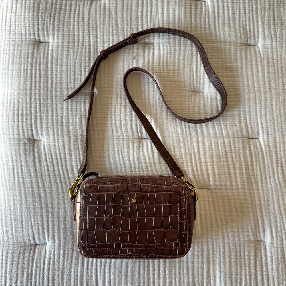 Madewell: The Transport Camera Bag - Croc Embossed Leather